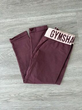 Gymshark Maroon Fit Capri Leggings w/ Branded Waistband. Size: Small